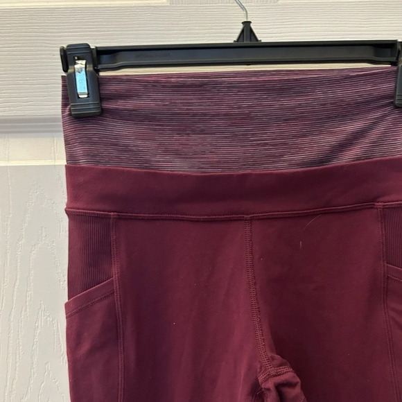 ! LULULEMON En Route Crop Plum Wee Are From Space size 4 - Picture 6 of 7